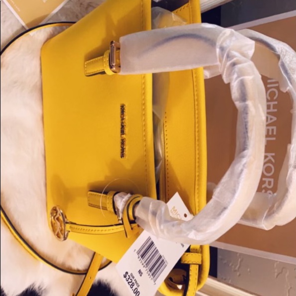 New Authentic Michael Kors purse - Picture 6 of 6